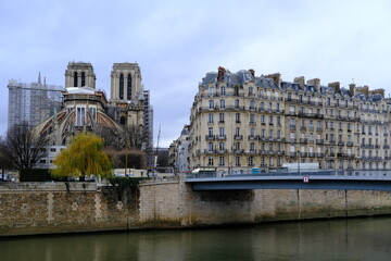 Naklejka premium The view of the rear of Notre Dame during huge repair works. 21 december 2020 - Paris