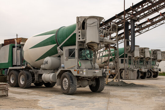 Cement truck and gantry