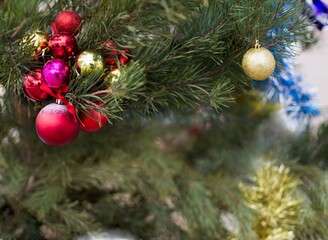 Obraz na płótnie Canvas Colorful toys on the Christmas tree