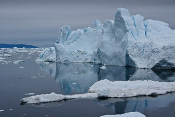 Fototapeta na wymiar Icebergs in Disko Bay, Ilulissat, West Greenland