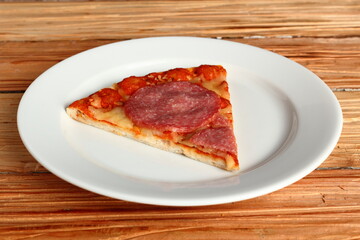 Salami Pizza
