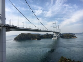 Fototapeta na wymiar 日本の来島海峡大橋