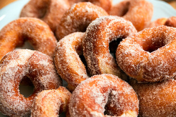 Zeppole campane tipiche con zucchero e cannella, Cibo Italiano  