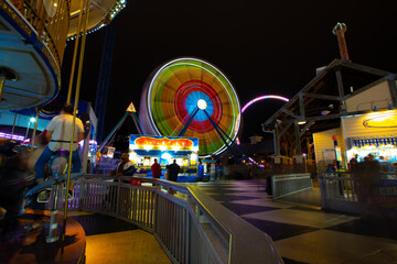 Jahrmarkt mit Riesenrad