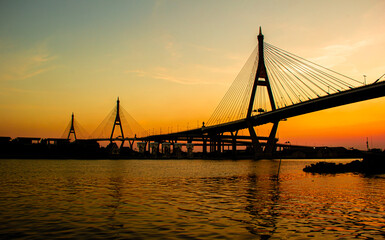 Fototapeta na wymiar sunset view on the Rama 3 bridge in Bangkok