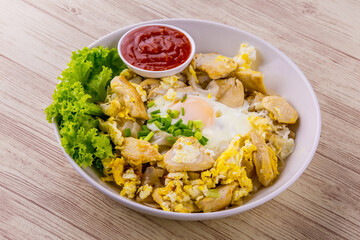 Fried Noodles with Roasted Chicken