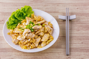 Fried Noodles with Roasted Chicken