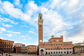Obraz premium Torre del Mangia - the tallest tower