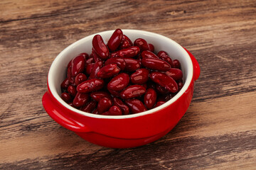 Red baked kidney in the bowl