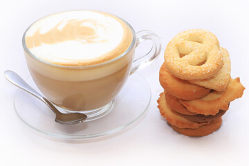 Tazza di cappuccino e biscotti, cup of cappuccino and cookies
