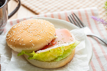 生ハムとレタスのサンド