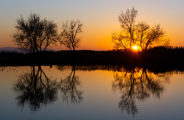 Fototapeta na wymiar Sunset on the Pond