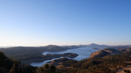 Obraz premium Lake and island view from mountains