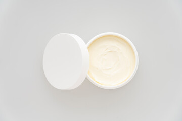 ボディクリーム グレー背景