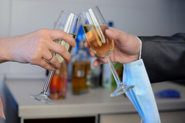 New Year's Eve party and Covid-19