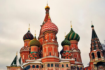 Fototapeta na wymiar Saint Basils cathedral on the Red Square in Moscow. Popular landmark. Winter photo.