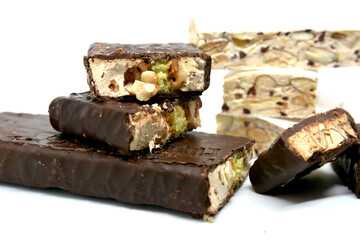 torrone dolce italiano con nocciole e mandorle