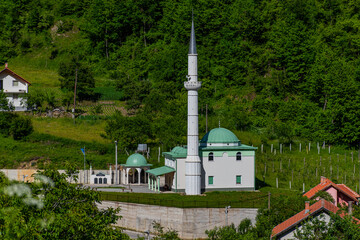 Obraz premium Mosque in the mountains