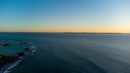 Viendo el anochecer desde una maravillosa vista