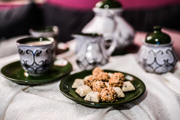 authentische Kaffeetasse und Filterkaffee