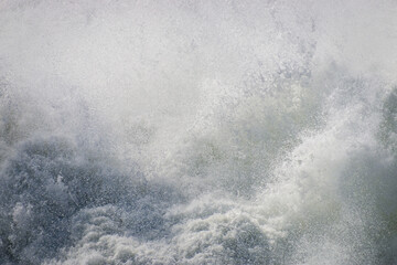 Obraz na płótnie Canvas Crashing waves at coast of Indian Ocean, Plettenberg Bay, South Africa.