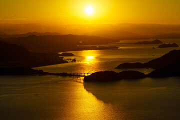 山口県下松市笠戸島を望む朝焼け風景