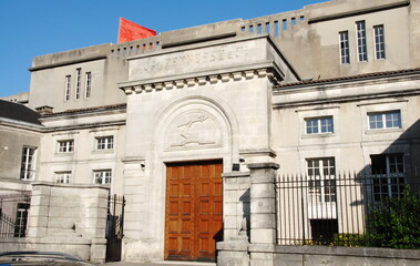 Fototapeta premium Ville de Cognac, façade de la Maison Hennessy, département de la Charente, France
