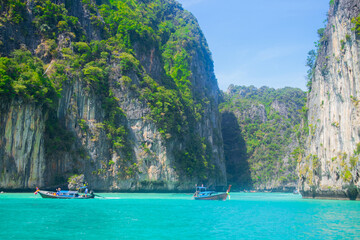 Plakat Maya Bay and Phi Phi Island The most popular and famous sea of Thailand and Phuket Island are in the Andaman Sea.