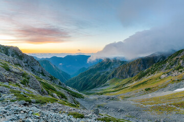 Fototapeta premium 槍ヶ岳 殺生ヒュッテ 朝焼け