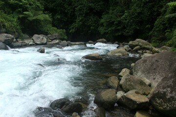 this is a photo of a big rushing river.