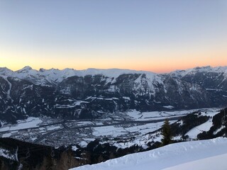 Hecher Kellerjochbahn Pill Pillberg Skigebiet oberhalb von Schwaz Tirol am späten Nachmittag bei Sonnenuntergang
