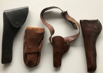 Holster Gürtel Tasche für Pistole Revolver aus Leder