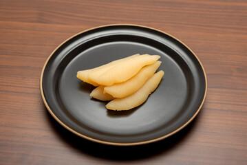 お皿に盛り付けた数の子