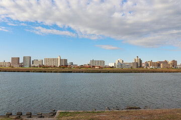 川崎市側から見た多摩川（神奈川県川崎市川崎区）