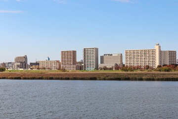 川崎市側から見た多摩川（神奈川県川崎市川崎区）