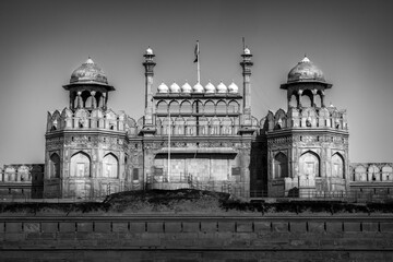 Fototapeta na wymiar Artistic black and white shot of Red fort in Delhi, India
