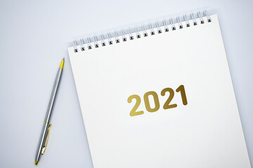 2021년 하얀 캘린더와 펜