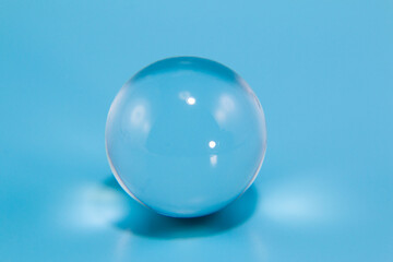 背景素材　綺麗で透明なアクリルの球