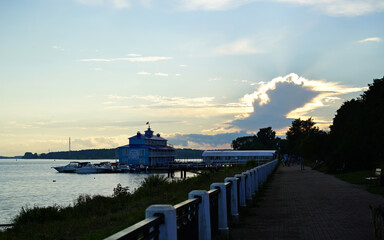 Obraz premium Landscape with a river in the city of Kostroma, Russia.
