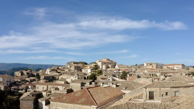 Borgo di Gerace in provincia di Reggio Calabria, vista aerea