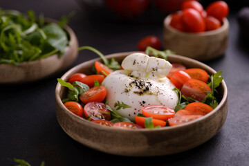 buratta with tomatoes