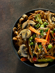 noodles with vegetables