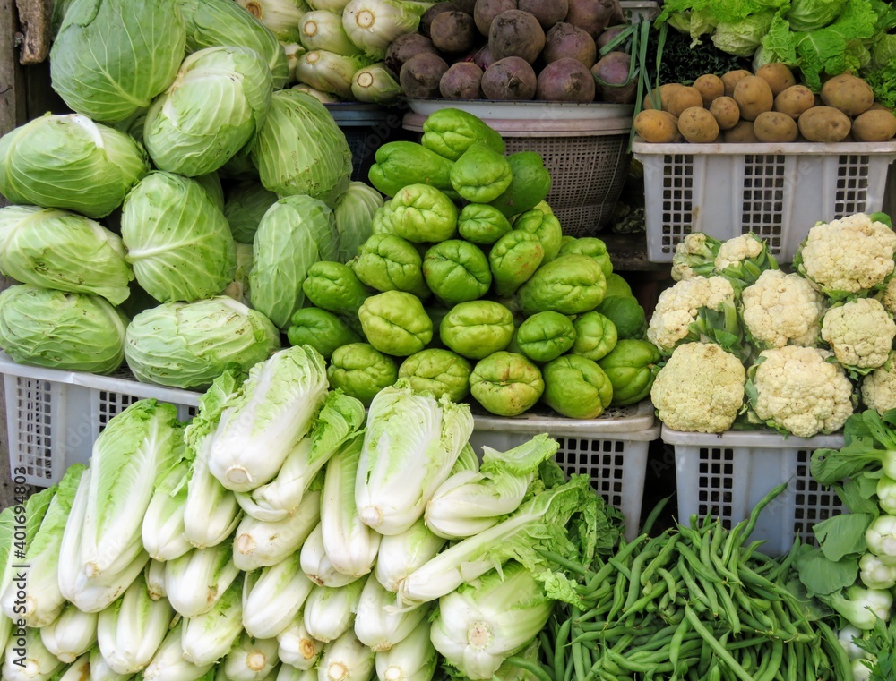 Wall mural Fresh organic vegetables at a food market in Bali, Indonesia