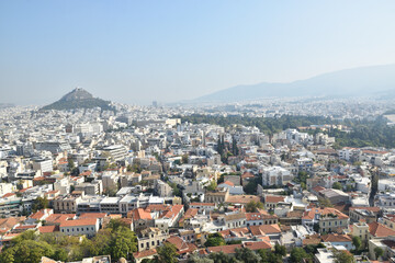 Fototapeta na wymiar Vista de los principales monumentos y sitios de Atenas (Grecia). Acrópolis. Vistas de Atenas desde la Acropolis.