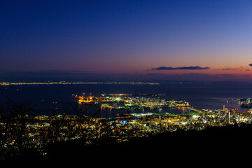 日本三大夜景の摩耶山掬星台からの夜景。神戸市街地、ポートアイランドをのぞむ