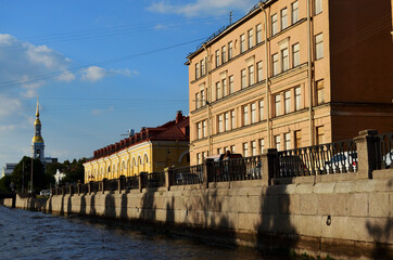 Obraz premium Architecture of houses on the embankment of Russia St. Petersburg 19.08.2020. High quality photo
