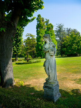 The Riviera del Brenta is an area of Venice of cultural interest due to the architectural heritage of the Venetian villas built between the 15th and 17th centuries by merchants and noblemen of Venice