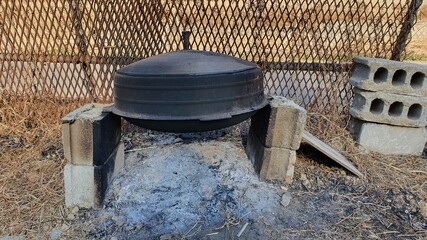 한국의 한적한 시골마을 아외 가마솥~