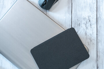 仕事中のデスクの上