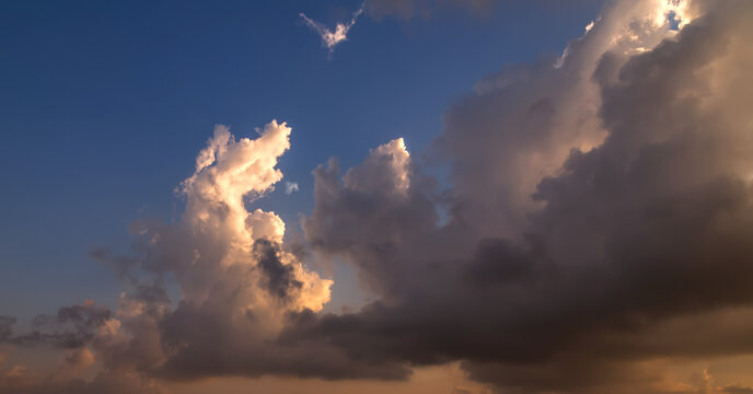 clouds in sky display sunset background